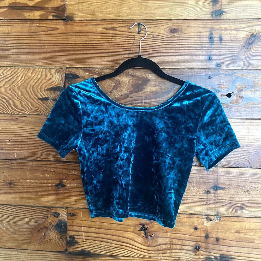 Forever 21 Green Crushed Velvet Crop Top size Medium